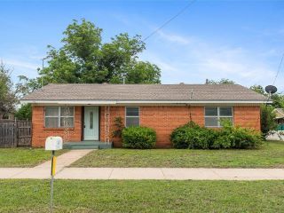 Foreclosed Home - 515 W WALNUT ST, 76834