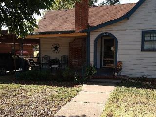 Foreclosed Home - 208 E 9TH ST, 76834