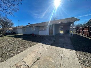 Foreclosed Home - 704 E 10TH ST, 76834
