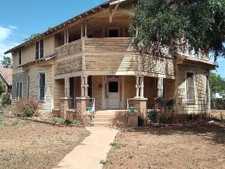 Foreclosed Home - 700 W PECAN ST, 76834