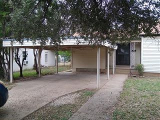 Foreclosed Home - 313 HOLLYWOOD ST, 76834
