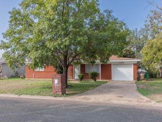 Foreclosed Home - 2309 WEAVER ST, 76903