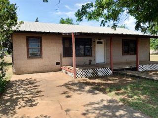 Foreclosed Home - 219 N WOODS ST, 76933