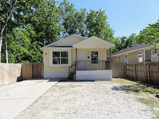 Foreclosed Home - 828 E 39TH ST, 77022
