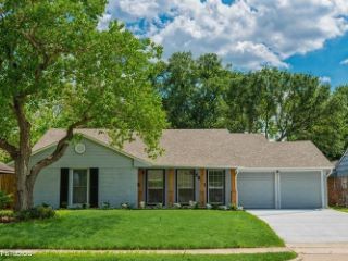 Foreclosed Home - 4005 OMEARA DR, 77025