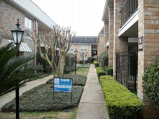 Foreclosed Home - 2224 S PINEY POINT RD APT 210, 77063