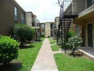 Foreclosed Home - 8100W CREEKBEND DR # 154, 77071