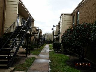 Foreclosed Home - 8100 Creekbend Dr Apt, 77071
