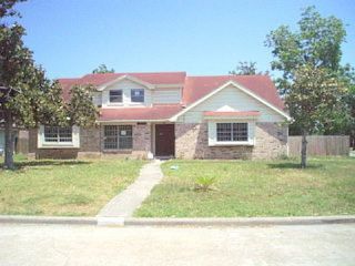 Foreclosed Home - 8602 SHADOW CREST ST, 77074