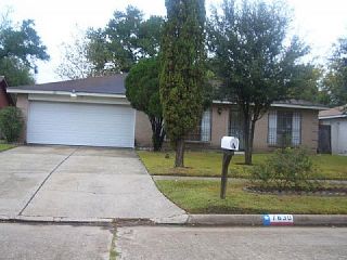 Foreclosed Home - 7630 BUBBLING SPRING LN, 77086