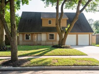 Foreclosed Home - 10924 Sagepark Ln, 77089
