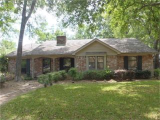 Foreclosed Home - 401 S RIVERSHIRE DR, 77304