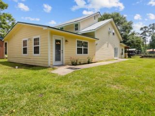 Foreclosed Home - 257 S CIRCLE DR, 77351
