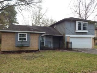 Foreclosed Home - 814 GLEN HOLLOW DR, 77385