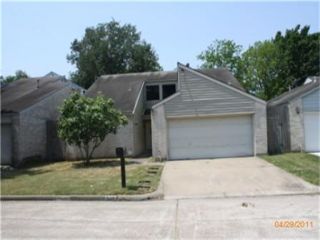 Foreclosed Home - 530 SHADY BROOK DR, 77477
