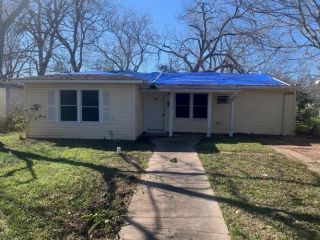 Foreclosed Home - 312 Lincoln Street, 77488