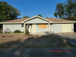 Foreclosed Home - 1110 GLENMORE DR, 77503