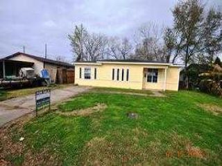 Foreclosed Home - 2105 NORMAN ST, 77506
