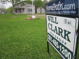 Foreclosed Home - 2013 COUNTY ROAD 543, 77515