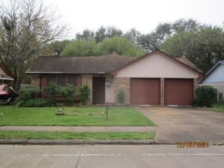 Foreclosed Home - 1813 W 8TH ST, 77541