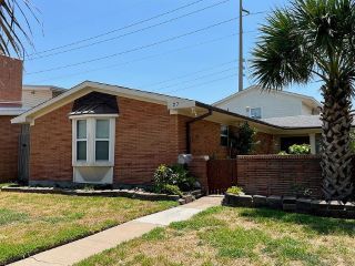 Foreclosed Home - 27 S SHORE DR, 77551