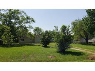 Foreclosed Home - 230 E Darby St, 77611