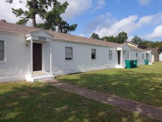 Foreclosed Home - 303 W DEWEY AVE, 77630