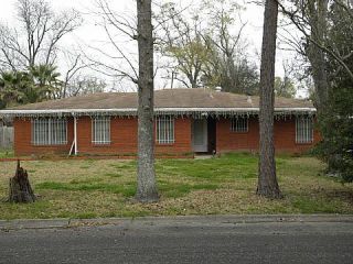 Foreclosed Home - 2310 DATE ST, 77642