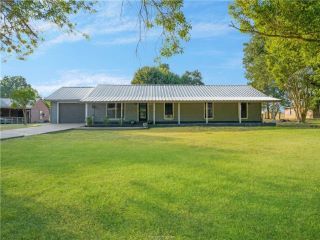 Foreclosed Home - 1924 HIGHWAY 90 S, 77830