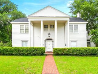 Foreclosed Home - 702 W MAIN ST, 77833