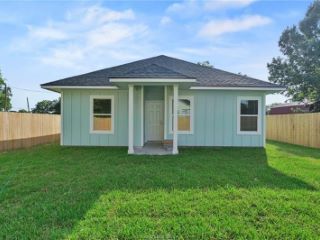 Foreclosed Home - 1305 NOLAN ST, 77868