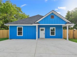 Foreclosed Home - 1208 NOLAN ST, 77868