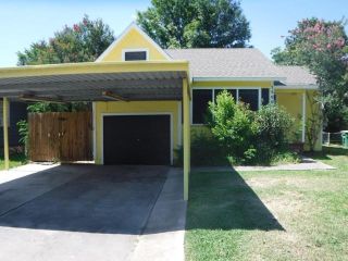 Foreclosed Home - 1506 East Anaqua Ave, 77901
