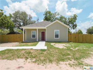 Foreclosed Home - 2901 HANSELKA ST, 77901