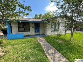 Foreclosed Home - 3010 OAKLAWN ST, 77901