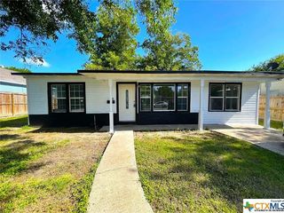 Foreclosed Home - 3007 MEADOWLANE ST, 77901