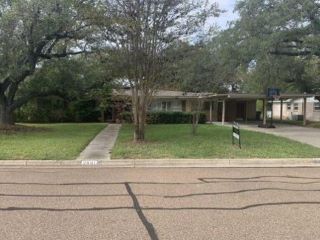 Foreclosed Home - 2901 BLUEBONNET ST, 77901