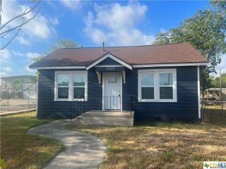 Foreclosed Home - 1305 E CONSTITUTION ST, 77901