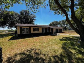 Foreclosed Home - 30 S MESQUITE DR, 77905