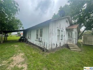 Foreclosed Home - 305 W LACY ST, 77954