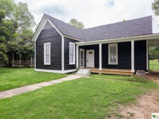 Foreclosed Home - 210 W PRAIRIE ST, 77954