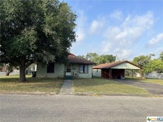 Foreclosed Home - 517 3RD ST, 77954