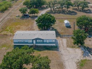 Foreclosed Home - 7976 N US HIGHWAY 183, 77963