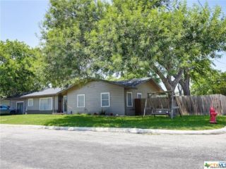 Foreclosed Home - 203 SANDRA DR, 77964