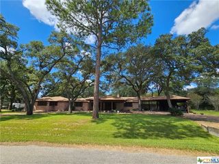 Foreclosed Home - 1038 LIVE OAK DR, 77968