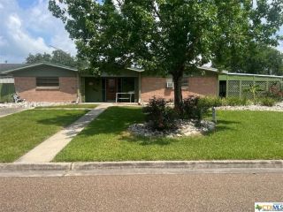 Foreclosed Home - 2221 MCPHERSON DR, 77979
