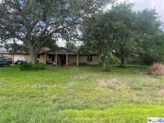 Foreclosed Home - 160 HACKBERRY DR, 77979