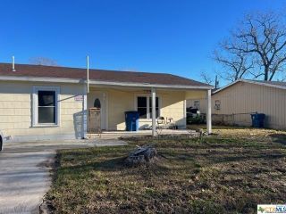 Foreclosed Home - 1408 HOLLOMAN DR, 77979