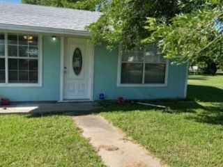 Foreclosed Home - 1206 W BALTIMORE AVE, 77983