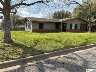 Foreclosed Home - 722 S PECK ST, 77984